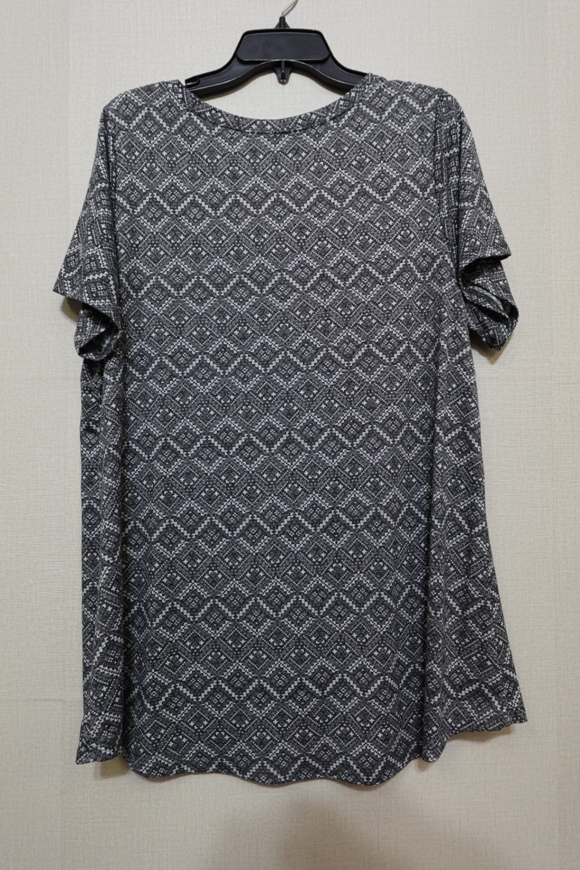Lularoe, Shorts Sleeve top , Size XL