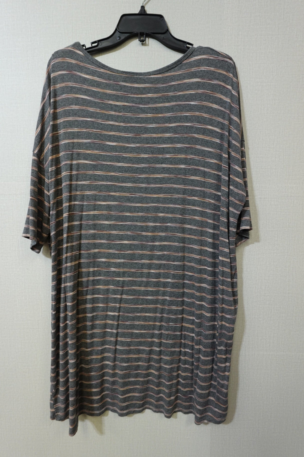 Lularoe, Shorts Sleeve top , Size XL