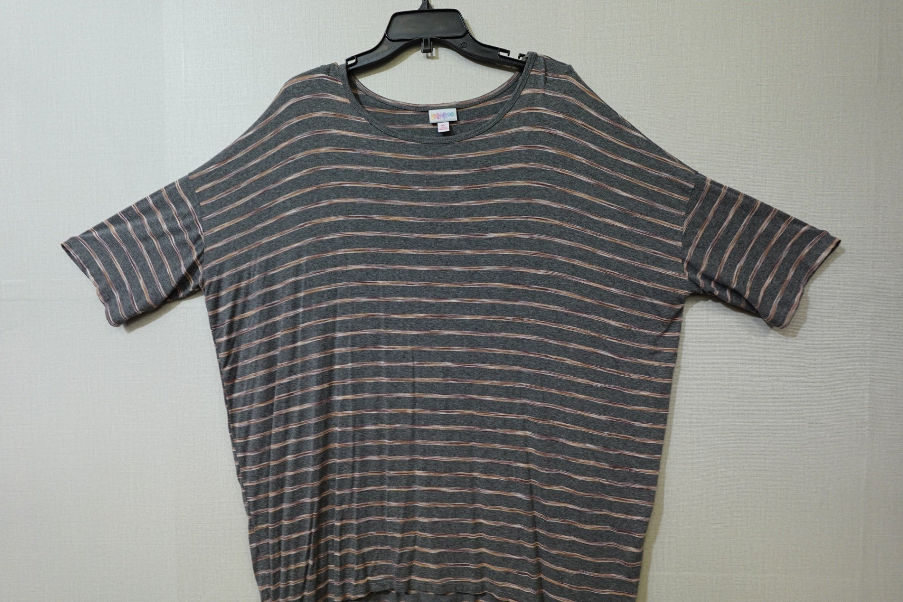 Lularoe, Shorts Sleeve top , Size XL