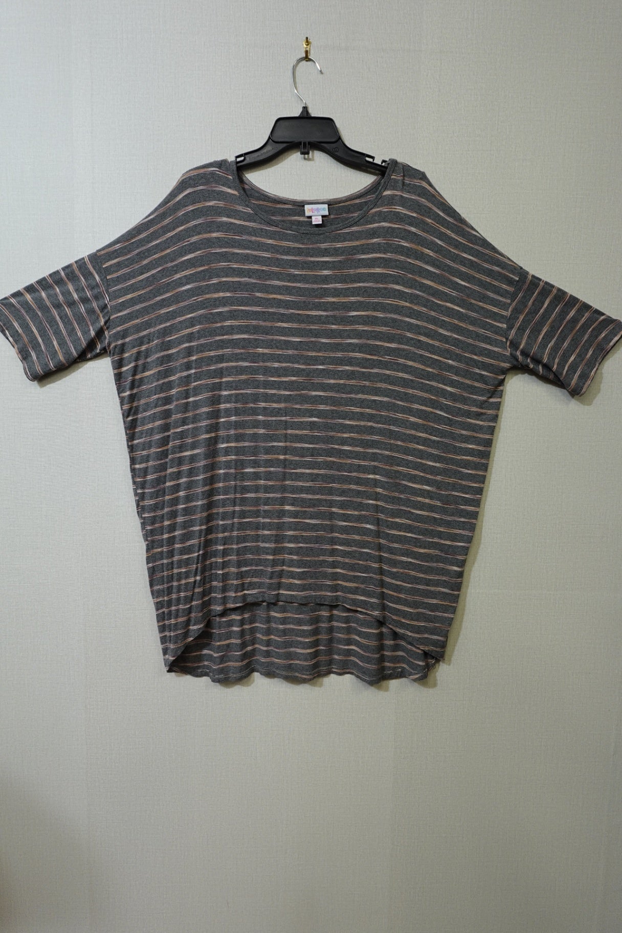 Lularoe, Shorts Sleeve top , Size XL