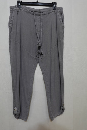 Sincerely Jules, Cropped Pants , Size XL