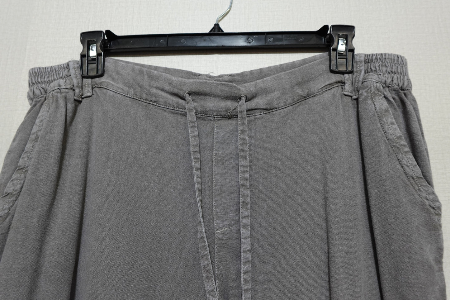 Sincerely Jules, Cropped Pants , Size XL