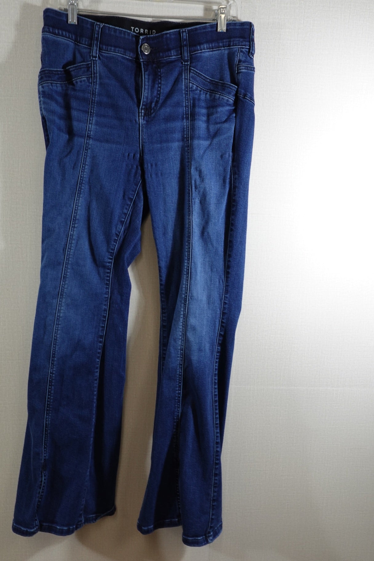 TORRID, Jeans Bombshell flare supersoft, Size 14T