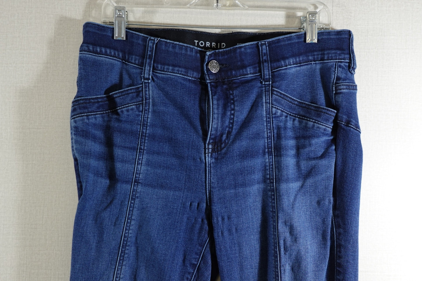 TORRID, Jeans Bombshell flare supersoft, Size 14T