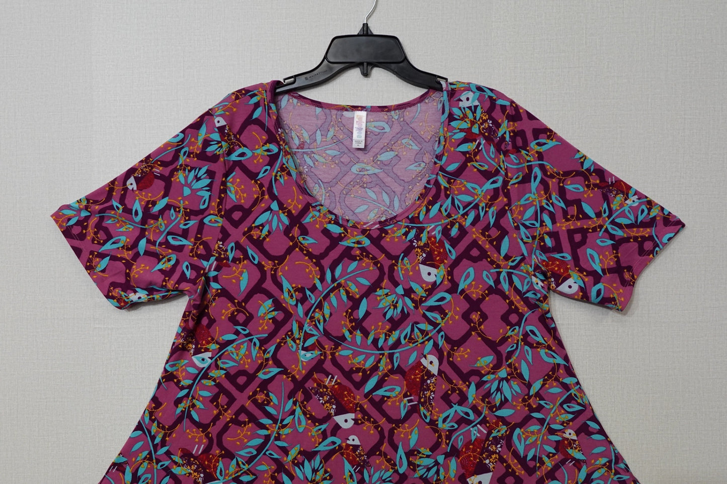 LuLaRoe, Shorts Sleeve Top, Size XL