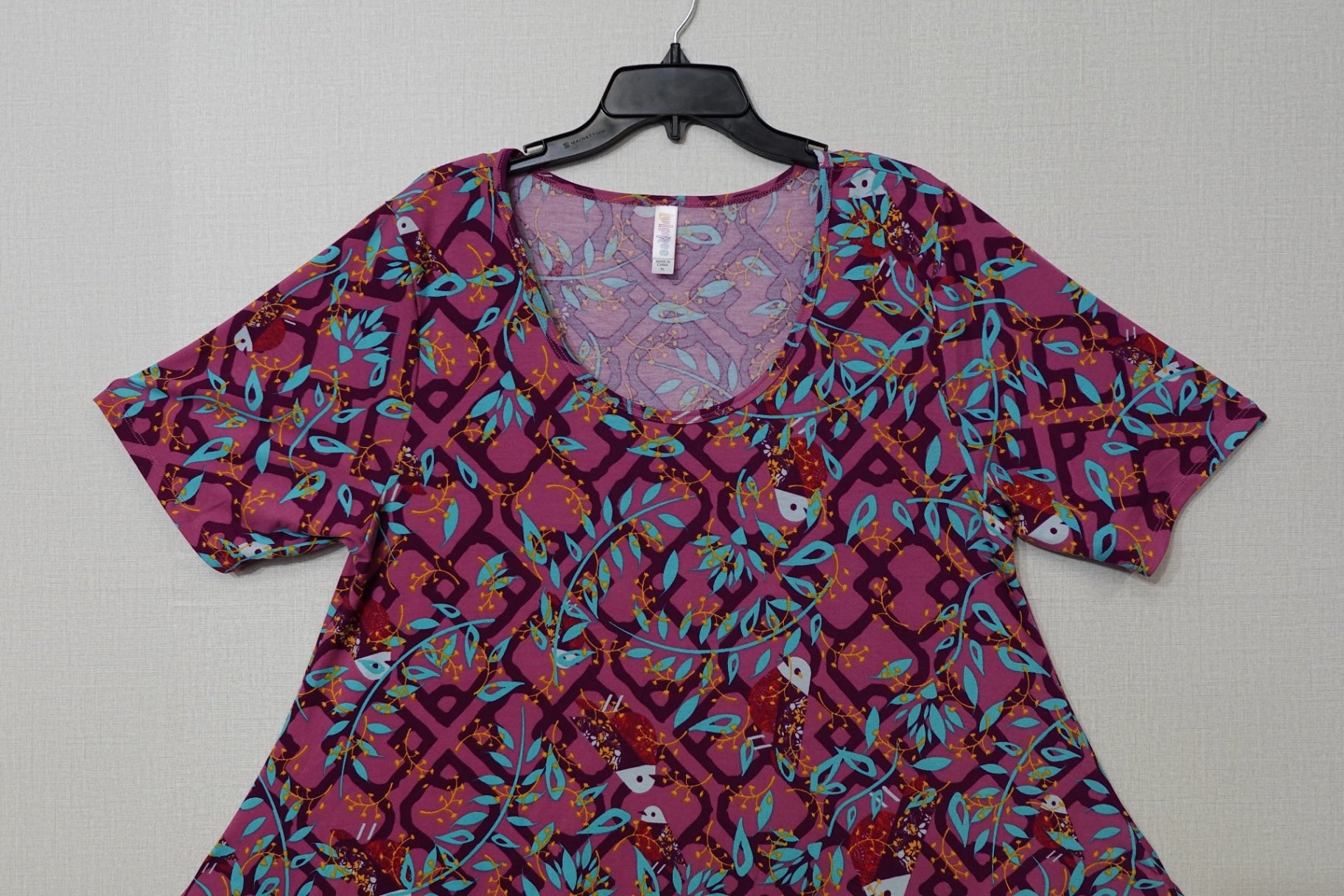 LuLaRoe, Shorts Sleeve Top, Size XL