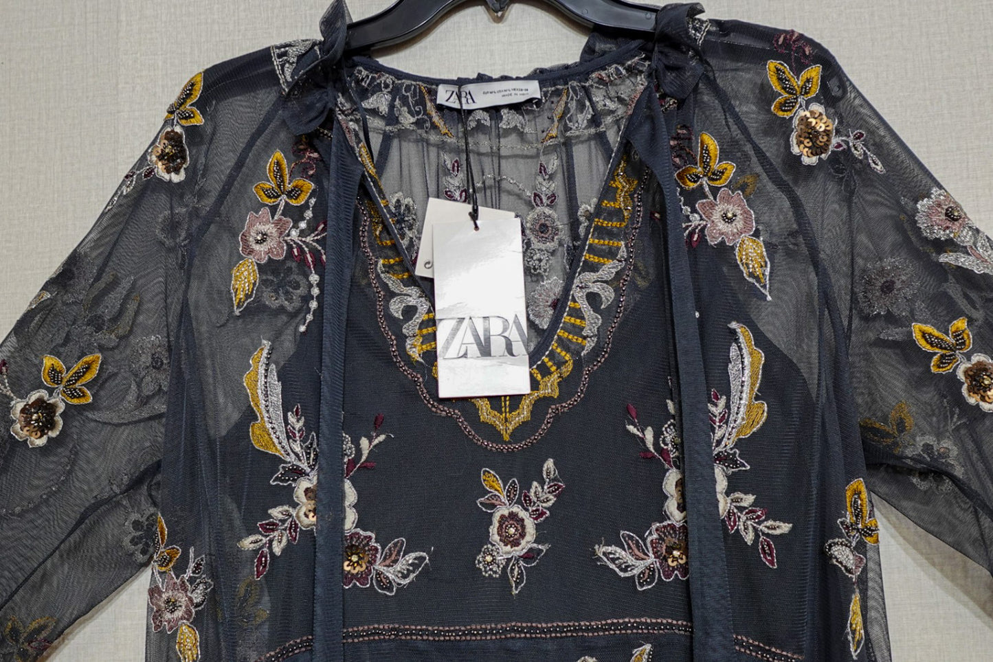 Zara, New Event Dress, Size M/Large (Chest 27-29 waist 28-29 Hips: 40.2-41 (Inches)