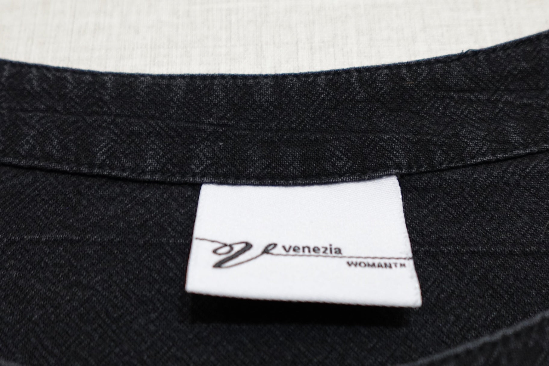 Venezia, Short Sleeves Top, Size 18/20