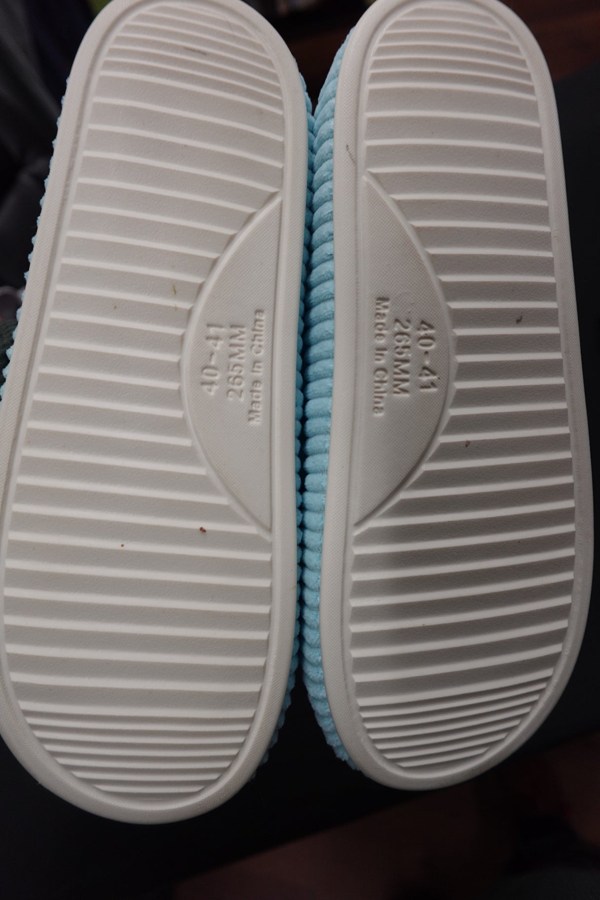 (No Label), Slippers, Size 8.5