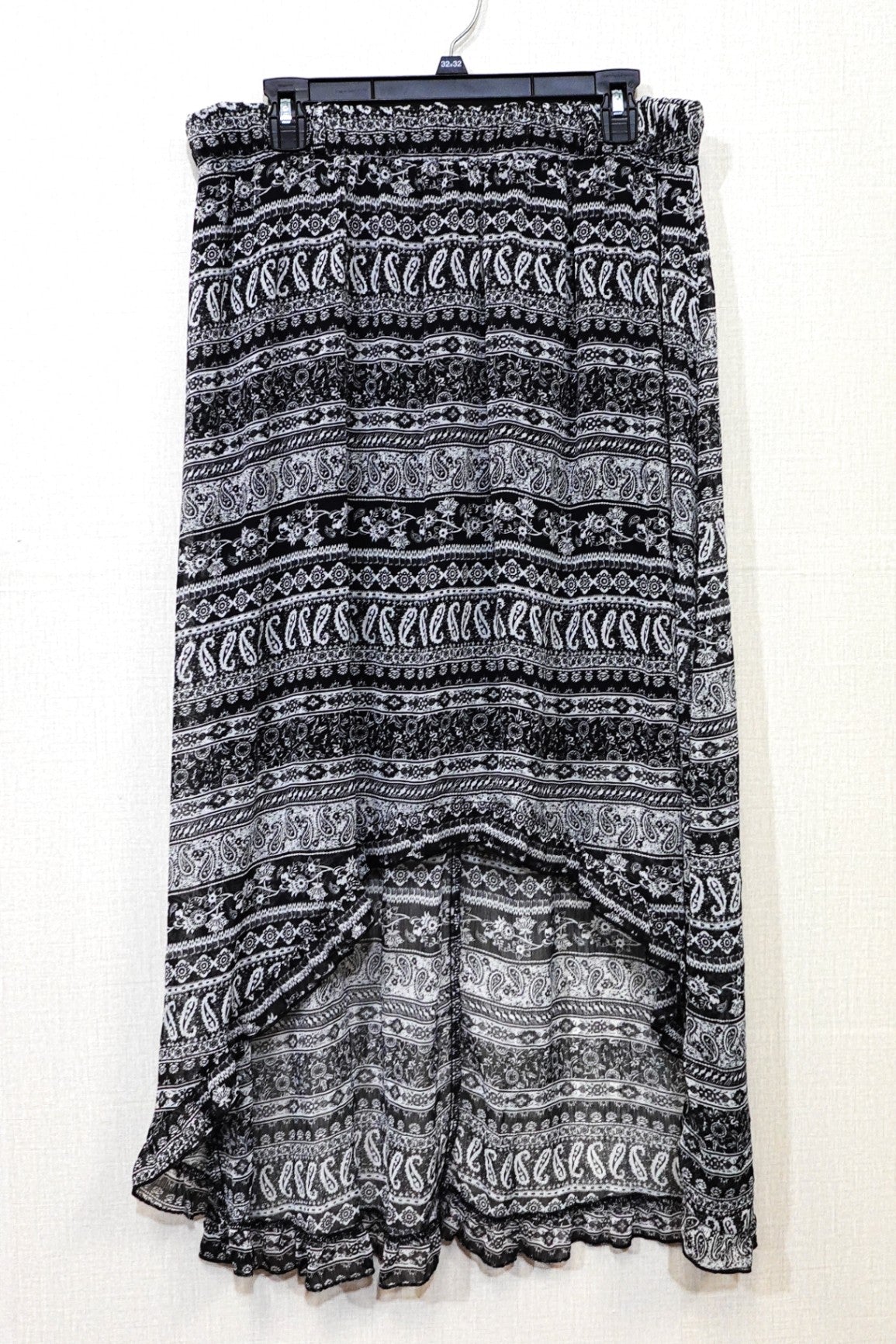 No Boundaries, High low Skirt, Size Large (Tag Juniors XL)