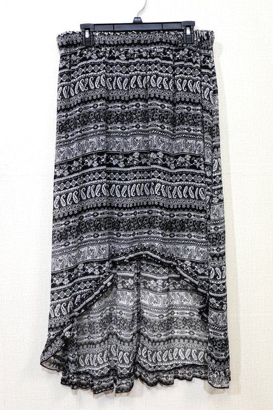 No Boundaries, High low Skirt, Size Large (Tag Juniors XL)