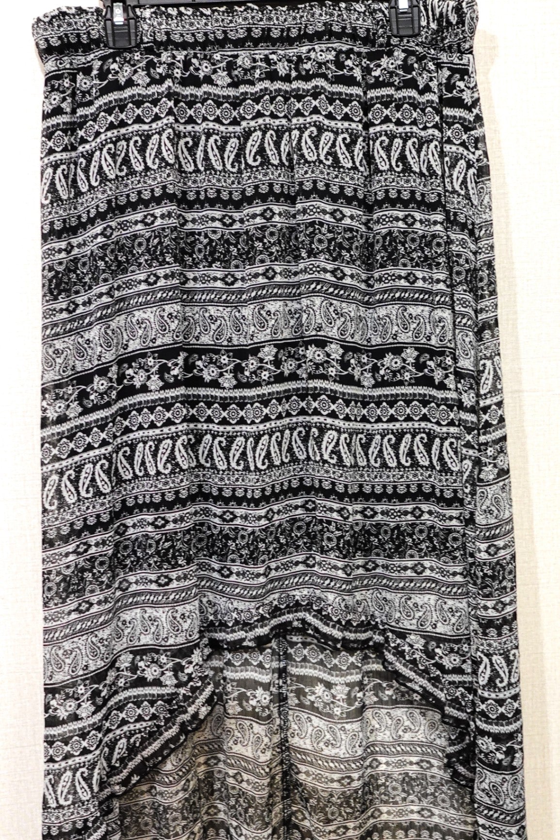 No Boundaries, High low Skirt, Size Large (Tag Juniors XL)