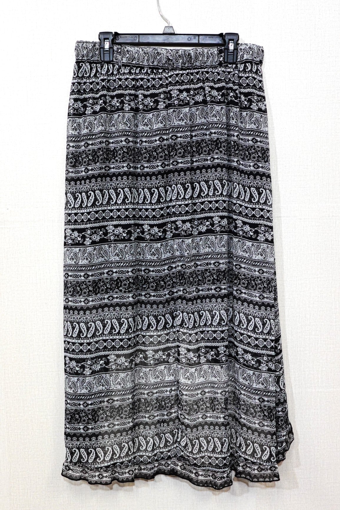 No Boundaries, High low Skirt, Size Large (Tag Juniors XL)