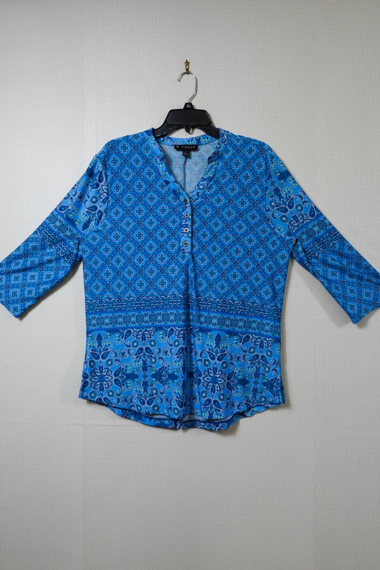 N Touch, Short Sleeved Top, Size Large