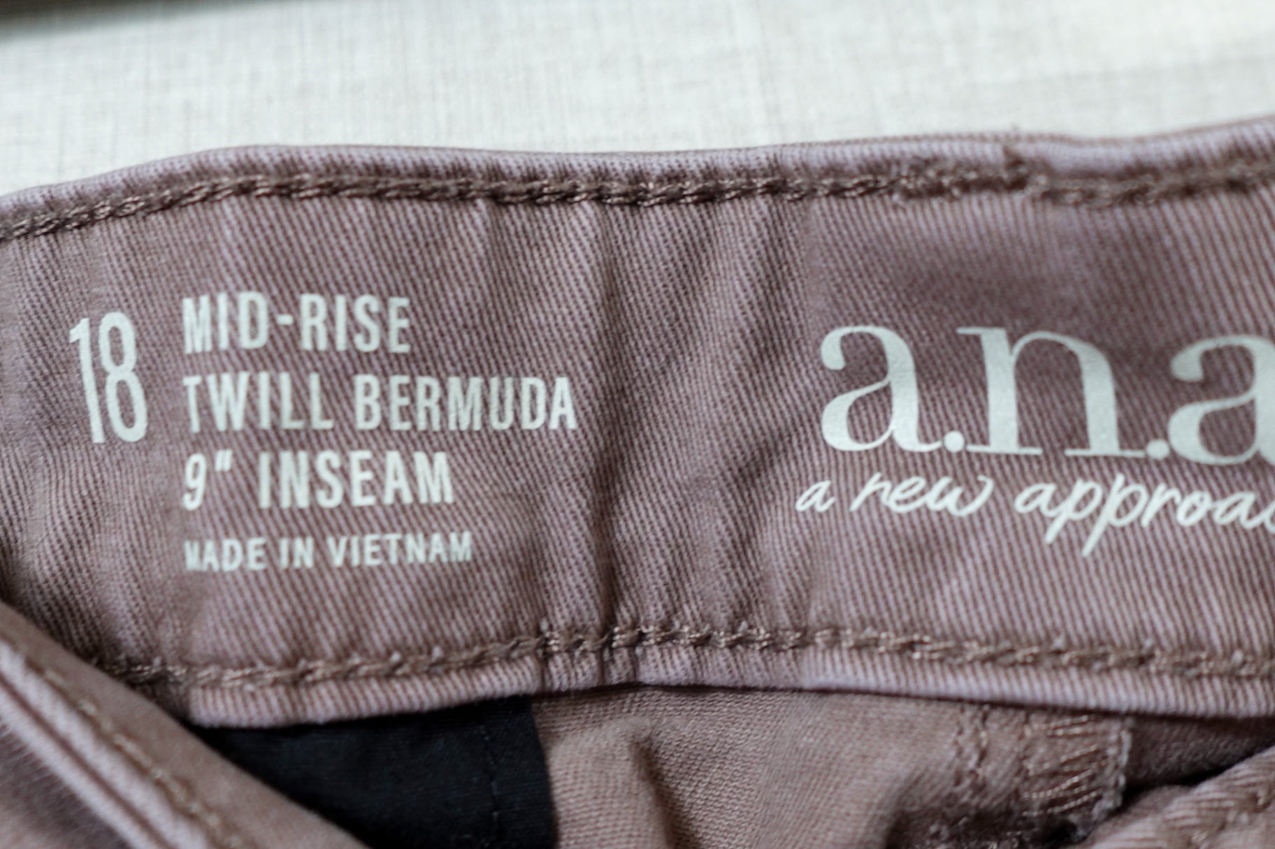 ana, Mid-rise Bermuda shorts, 18, cotton