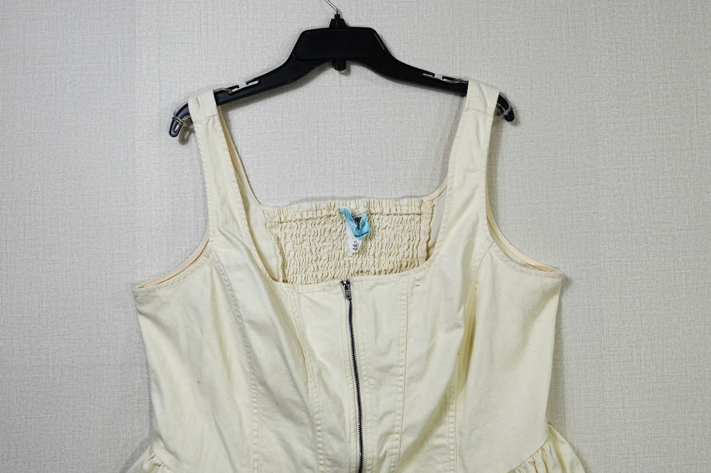 Future collective, Sleeveless Cropped Top, 20W (Label )1X