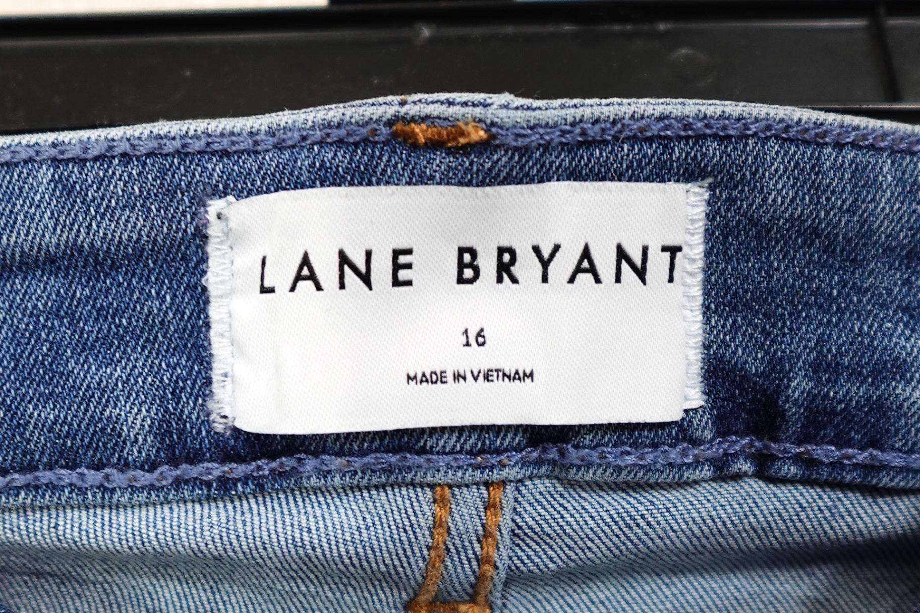 Lane Bryant, Shorts- mid rise flex magic waistband signature short, 16