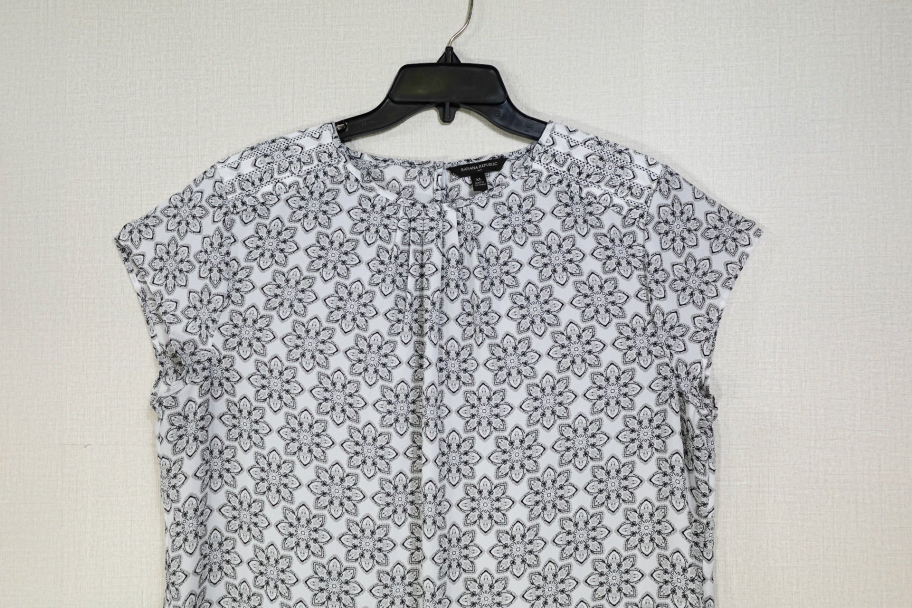 Banana Republic, Short Sleeves Top, XL