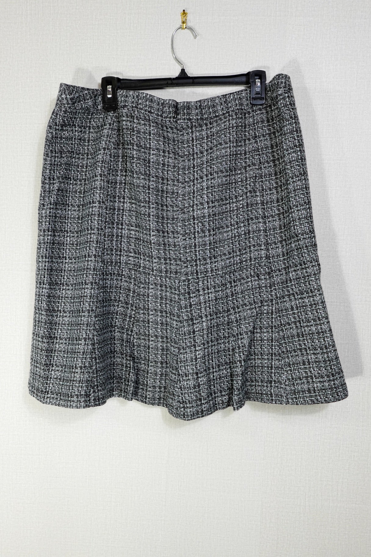 Jaclyn Smith, Skirt, 18