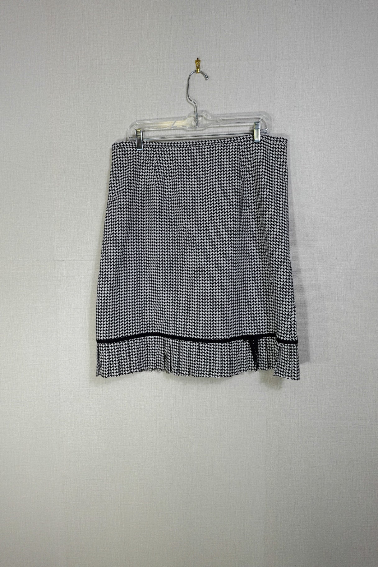 Danielle B., New skirt and blazer set, 16