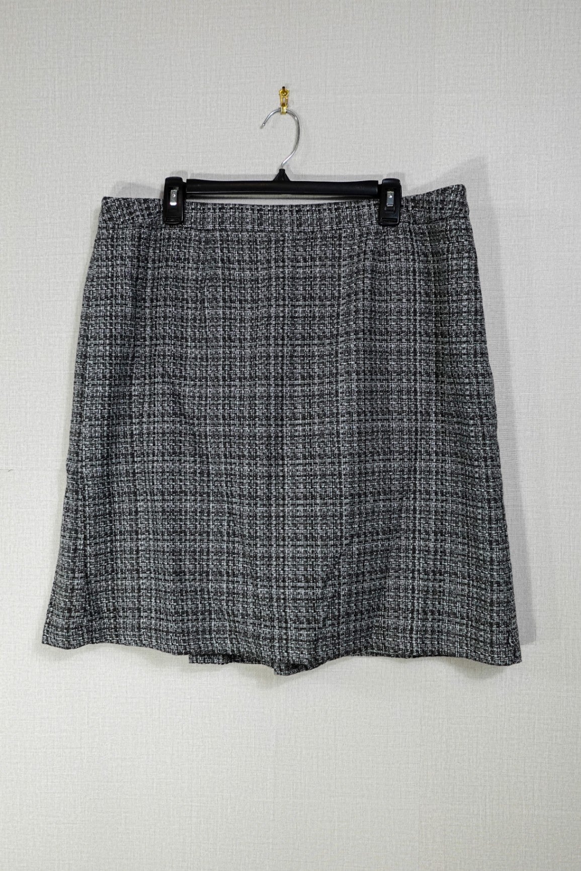 Jaclyn Smith, Skirt, 18