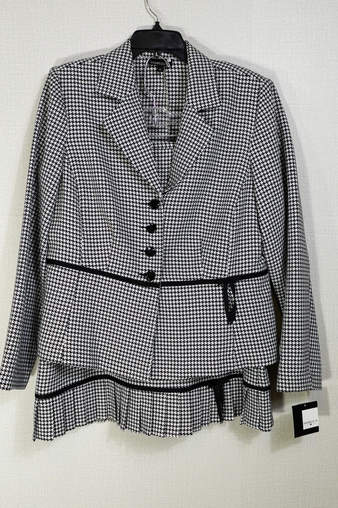Danielle B., New skirt and blazer set, 16