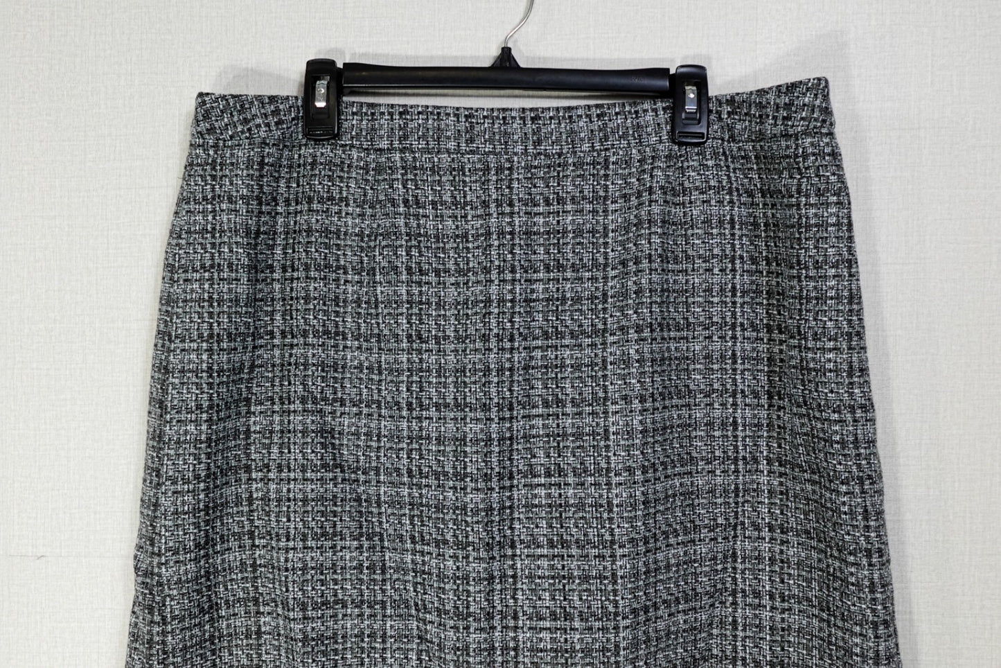 Jaclyn Smith, Skirt, 18