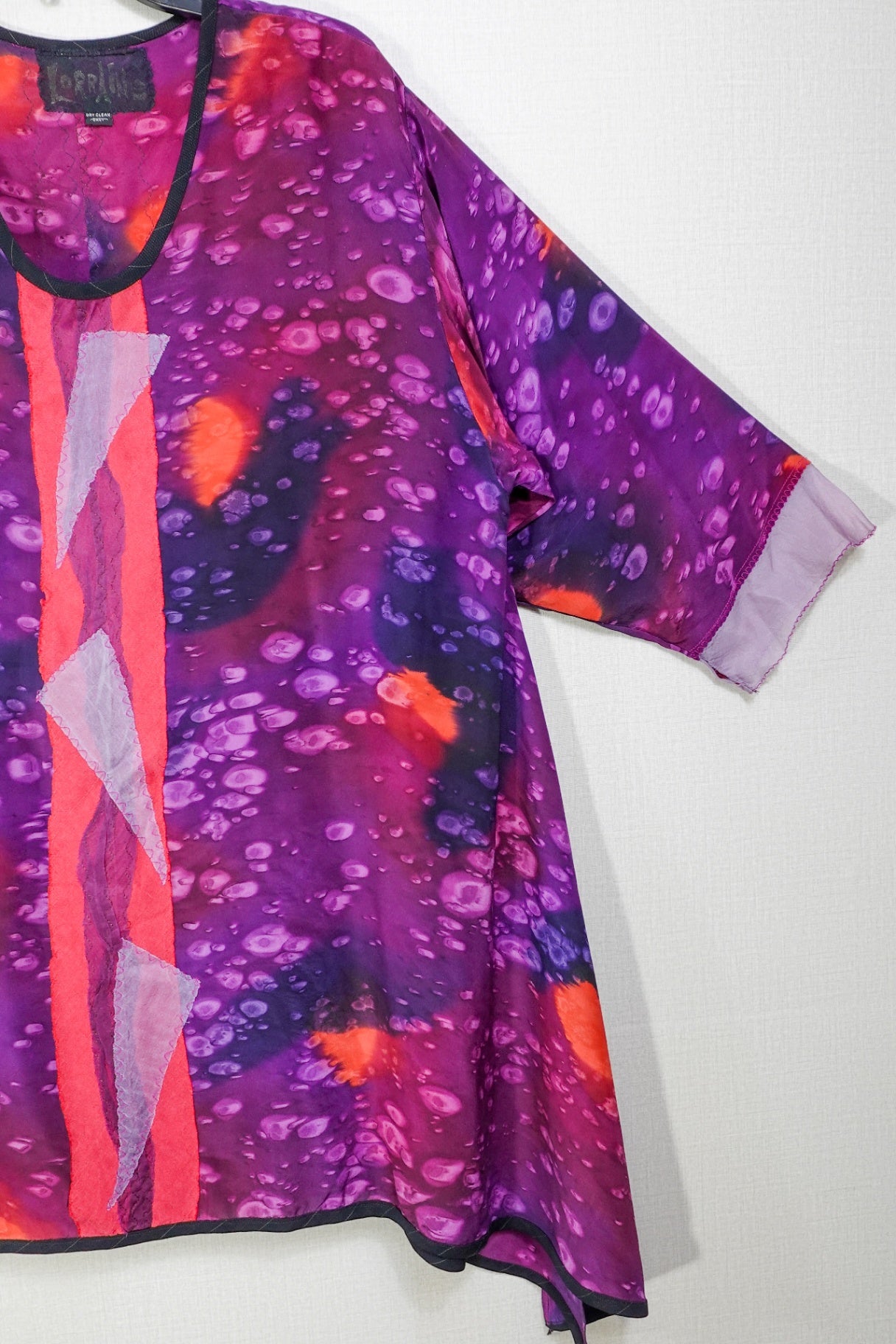 Lorrine, Vintage Shorts Sleeve Tunic (Small rip along seam on sleeve pictured), 2X/3X