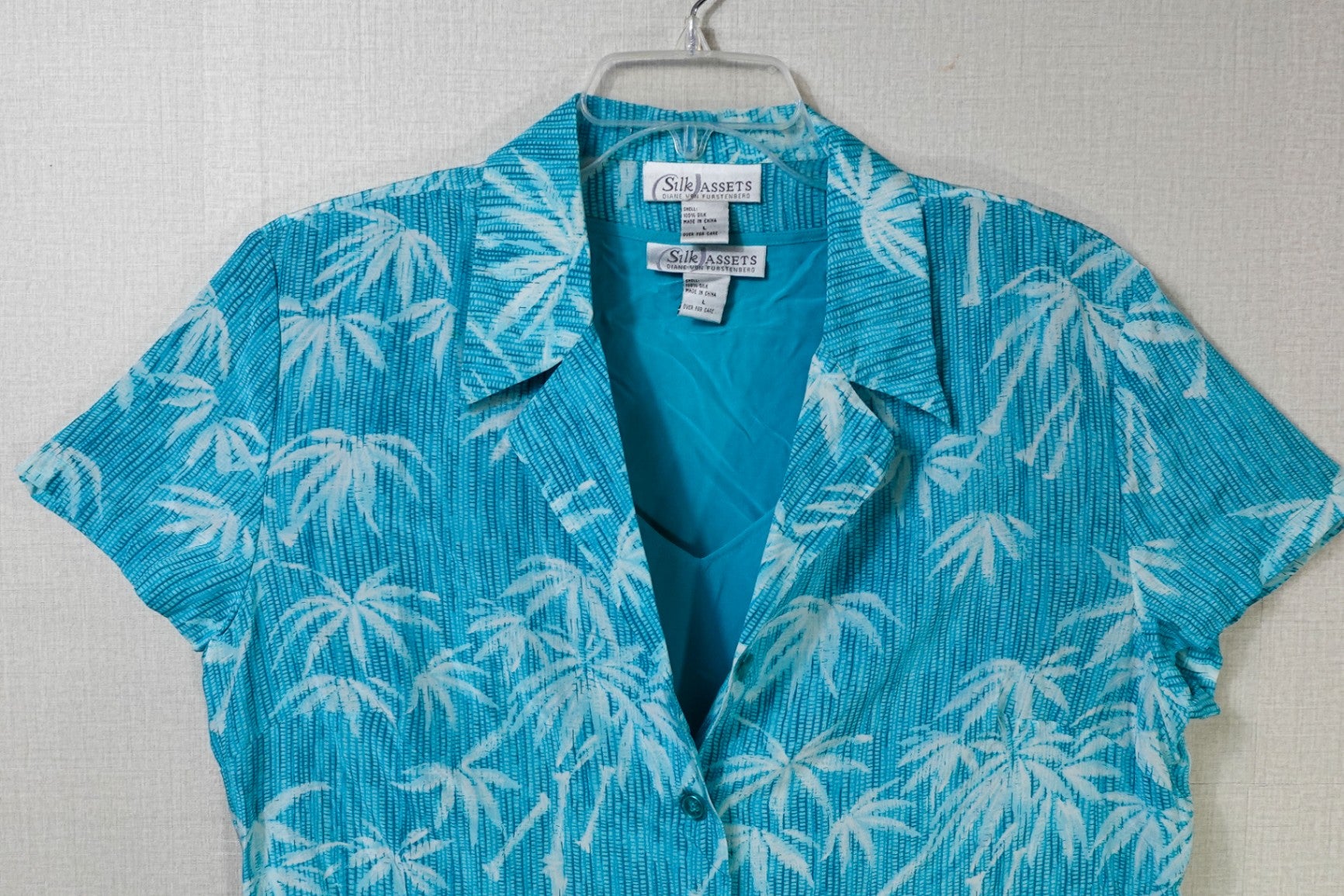 Silk Assets Diane von Furstenberg, Short Sleeve Button Down And Tank, L
