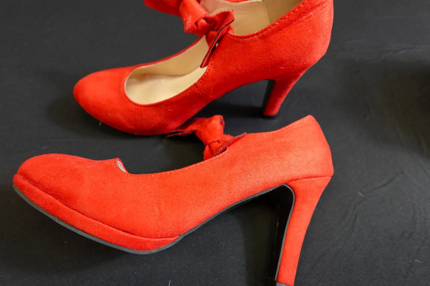 (No Label), Pumps, 9 (No Label)  Pumps  More To Love Consignment