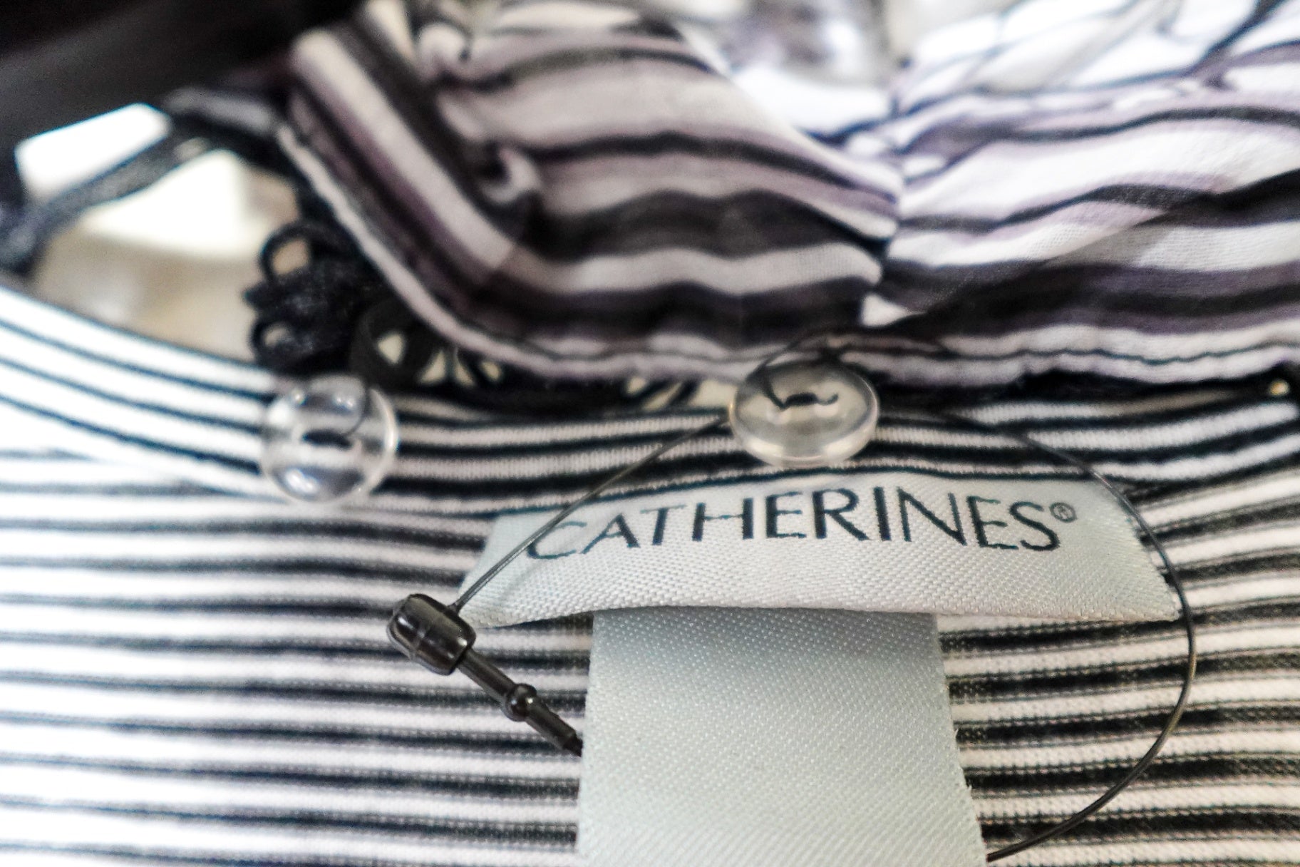 Catherines, New Short Sleeved Top W/ Detachable shawl, 2X