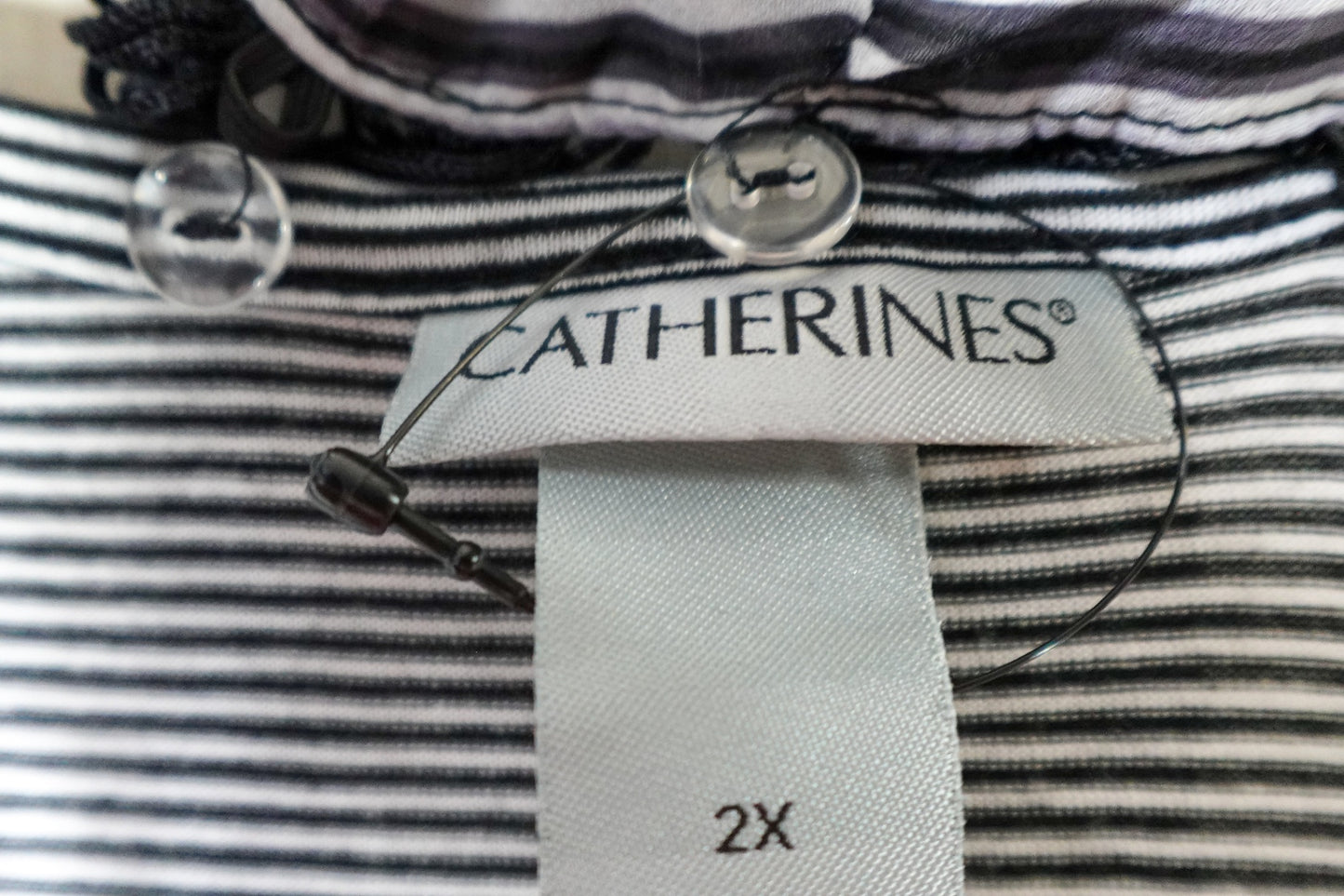 Catherines, New Short Sleeved Top W/ Detachable shawl, 2X