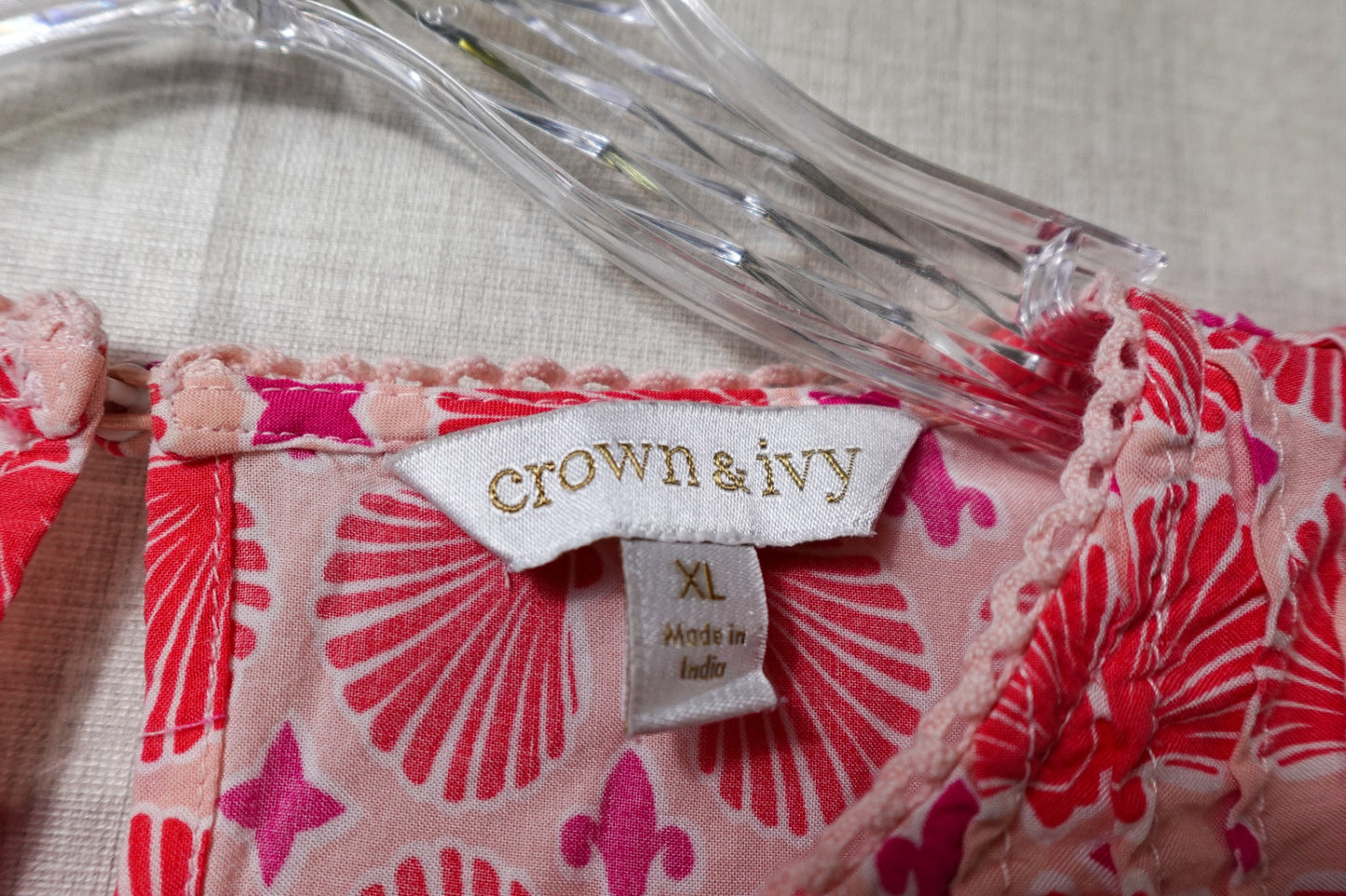 Crown & Ivy, Short Sleeved Top, XL
