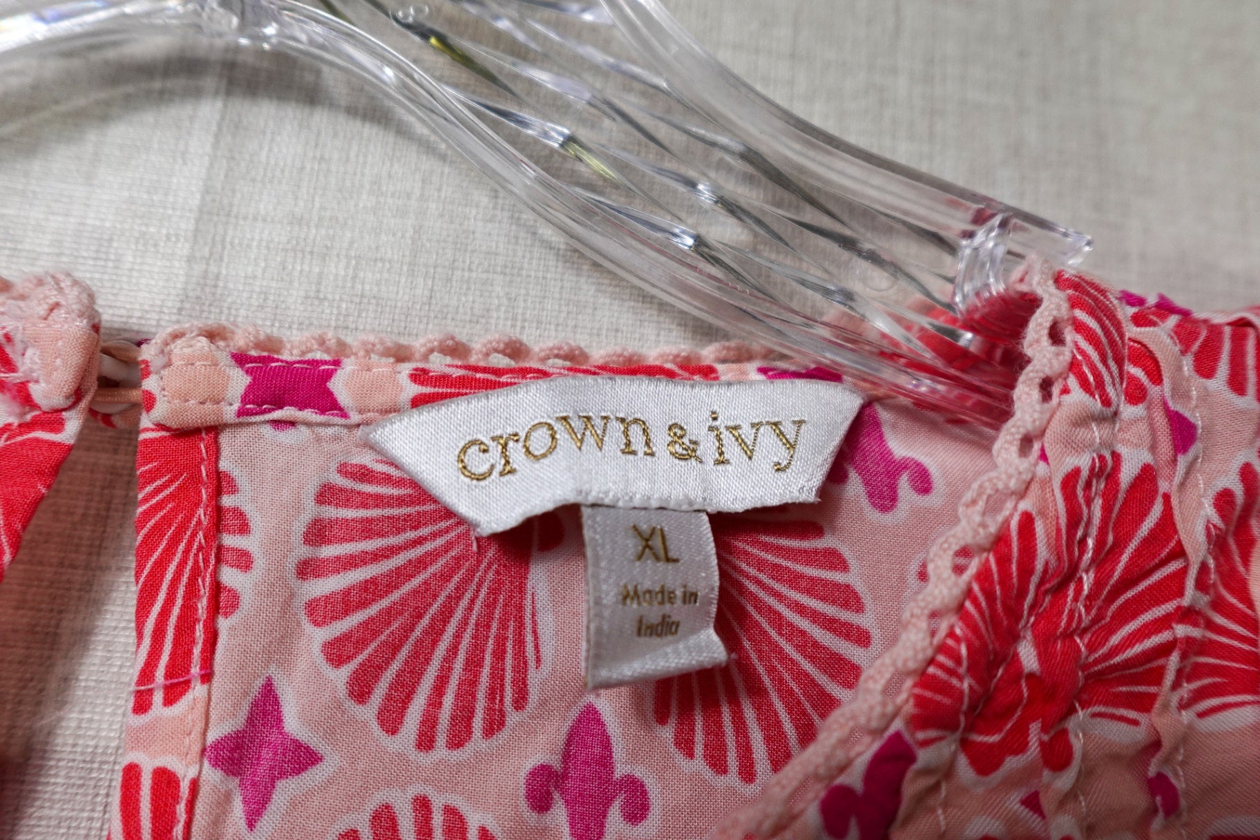 Crown & Ivy, Short Sleeved Top, XL