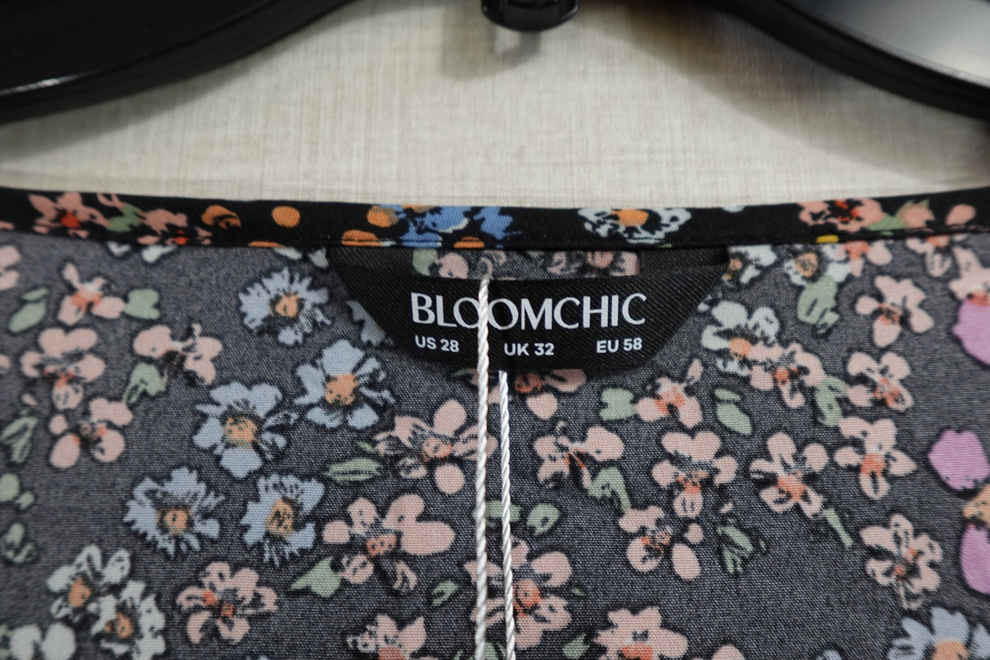 BLOOMCHIC, New Short Sleeve Top, US 28