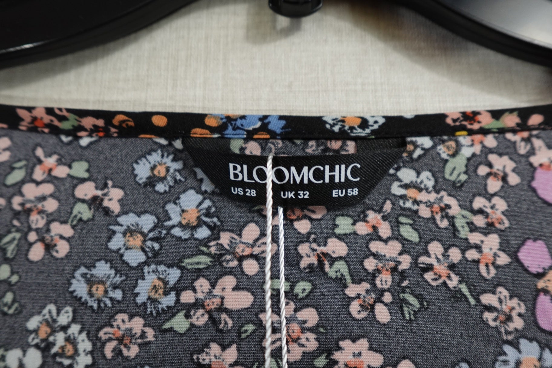 BLOOMCHIC, New Short Sleeve Top, US 28