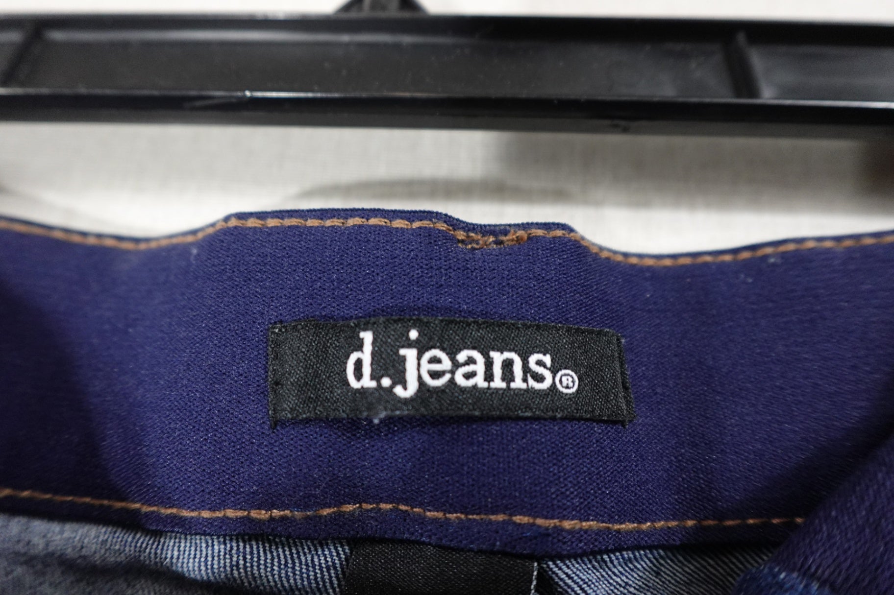 D. Jeans, Straight Leg Jeans, 22W