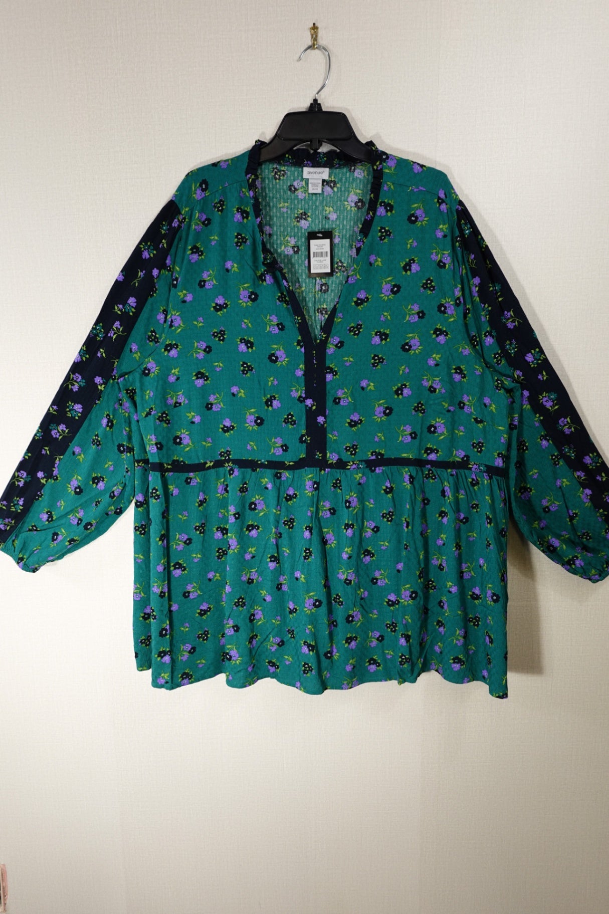 Avenue, New Long Sleeve Top, 26/28