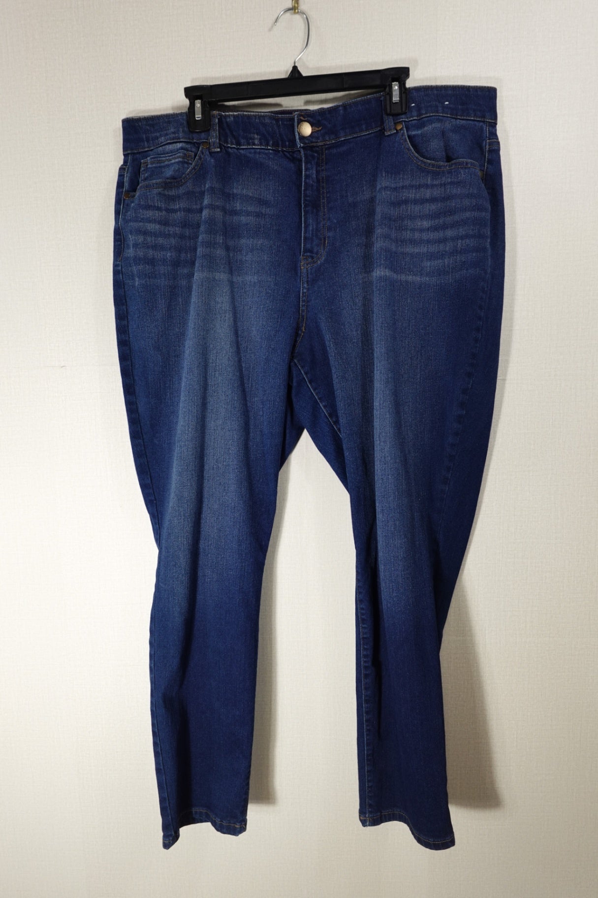 D. Jeans, Straight Leg Jeans, 22W