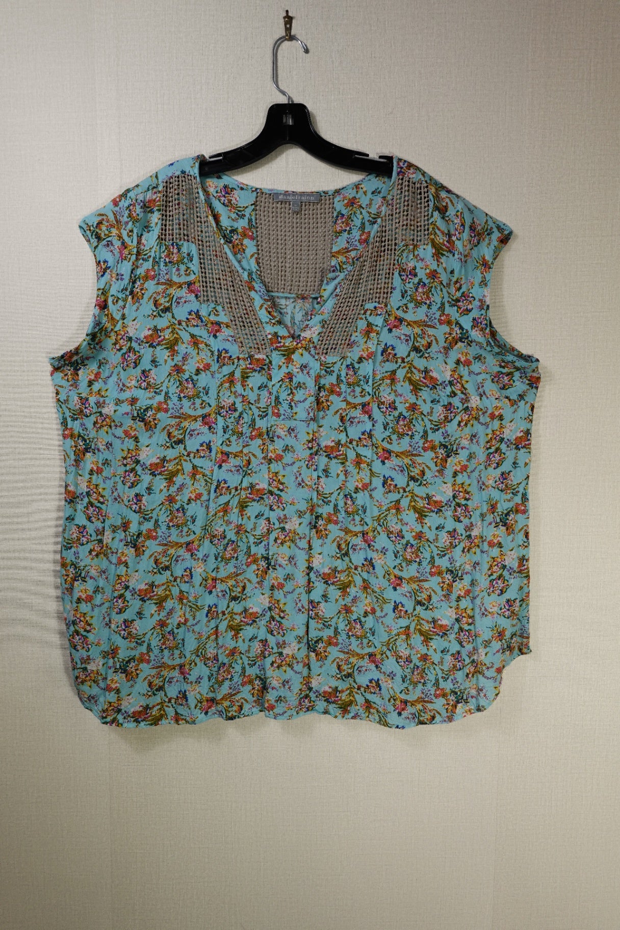 Daniel rainn, Sleeveless Top, 3X