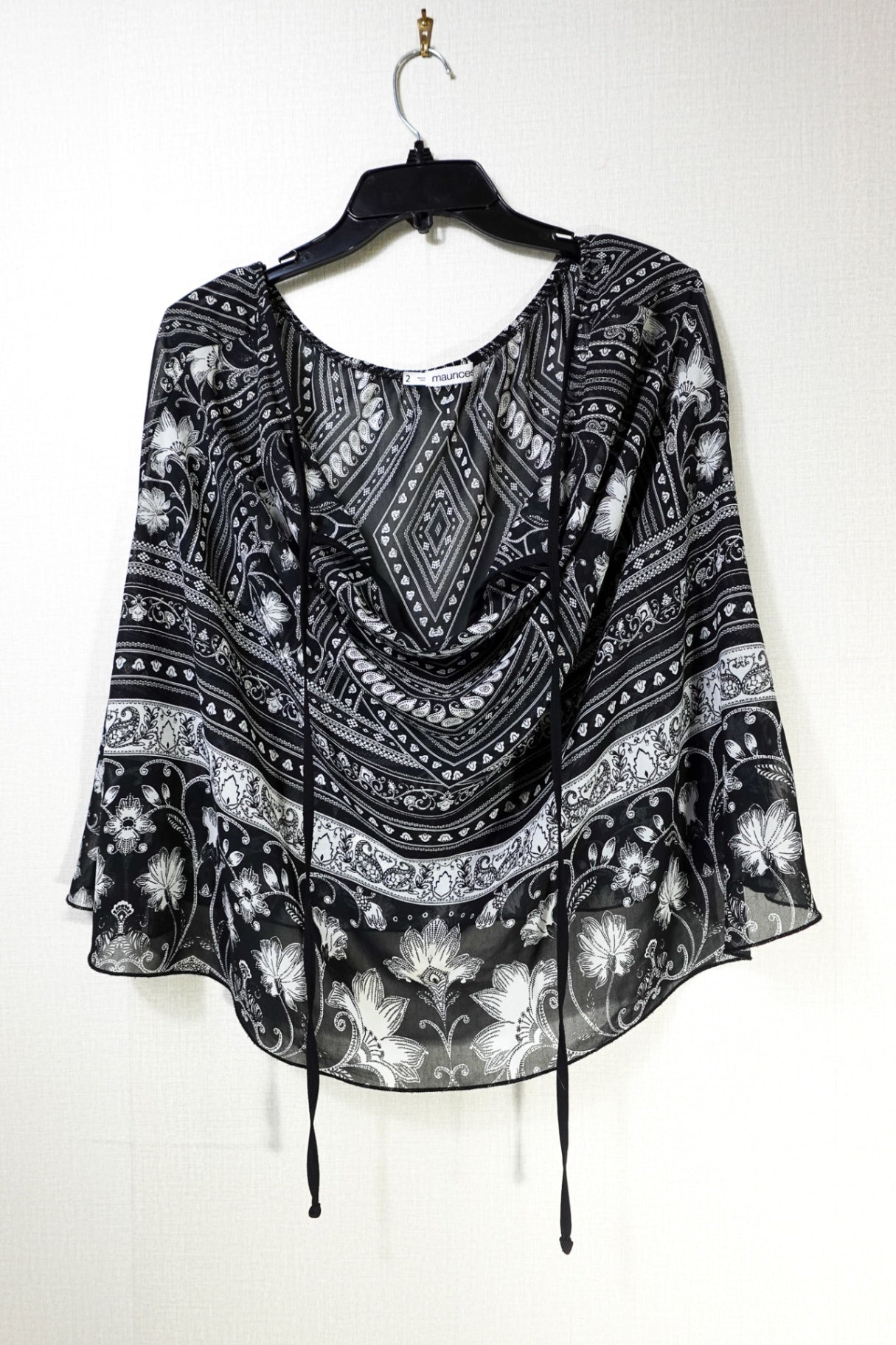 Maurices, Shawl, 2X Black and White