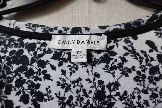 Emily Daniels, New 3/4 sleeve top, 2X,