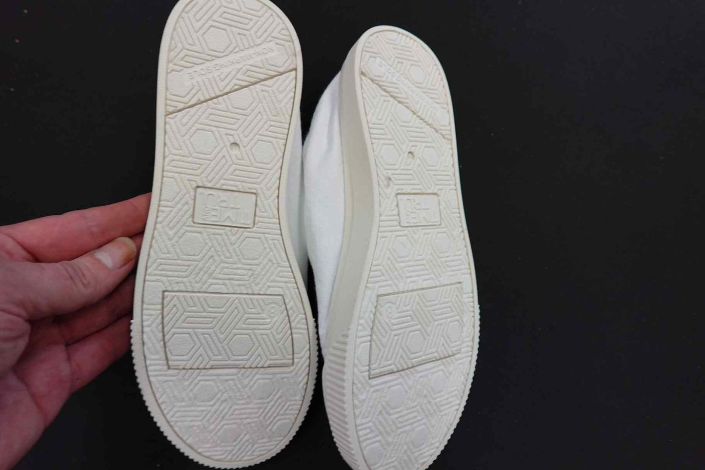 Time And Tru, Sneakers, US 8, Canvas upper