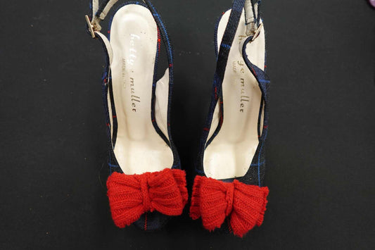 Bettye Muller, Heels, 37 (6.5-7), fabric