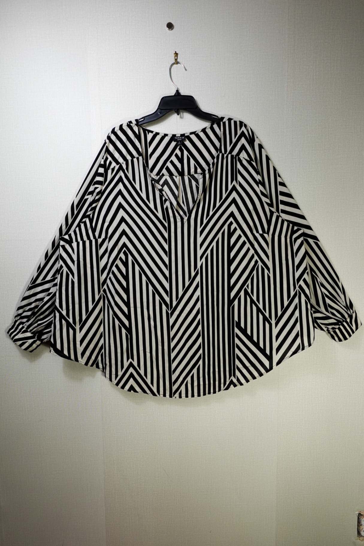Torrid, Long Sleeves Top, 4X, rayon blend