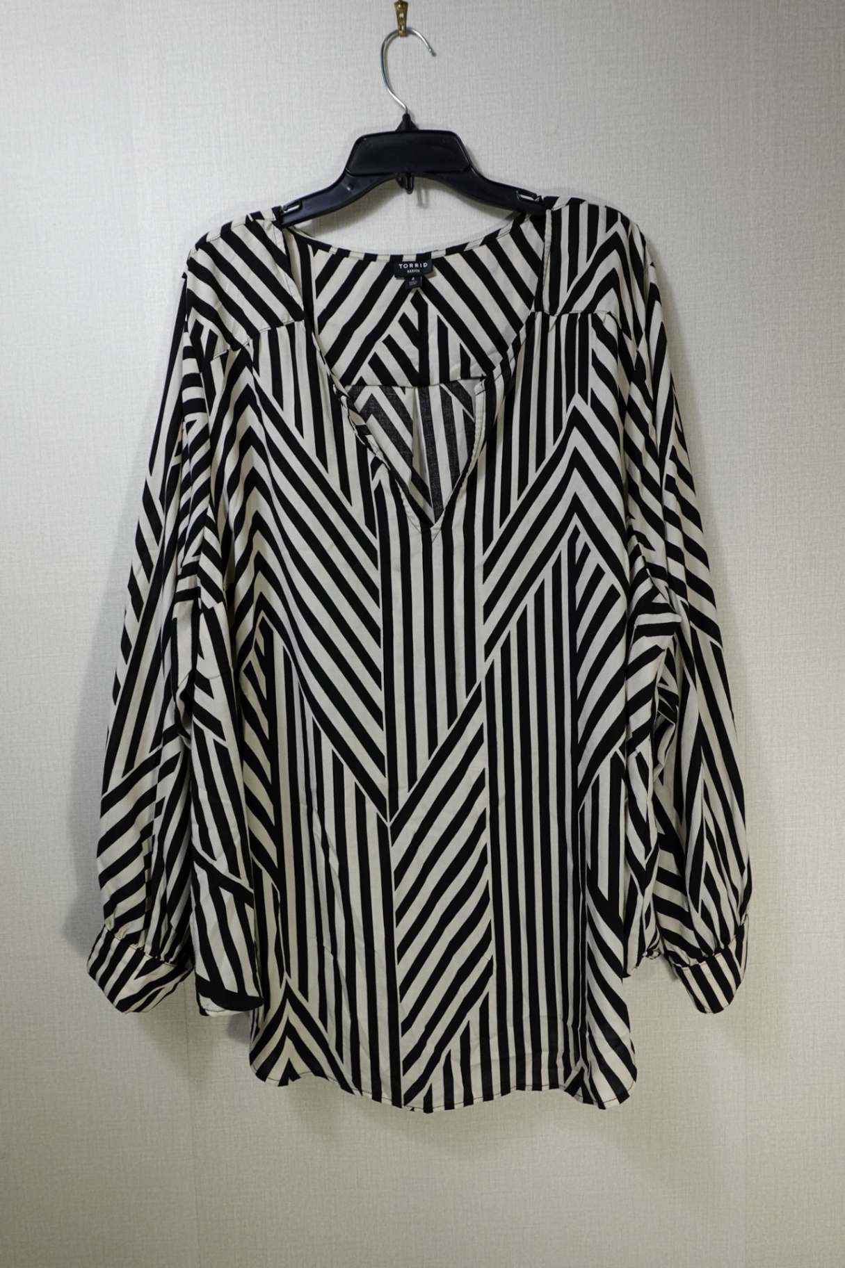 Torrid, Long Sleeves Top, 4X, rayon blend