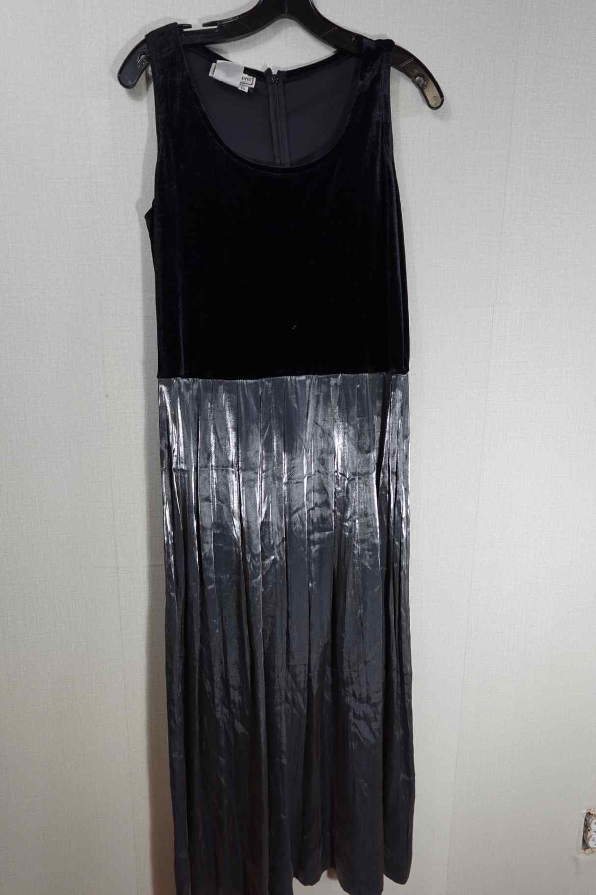 Karin Stevens, Event Dress, 14, polyester, spandex (velvet)