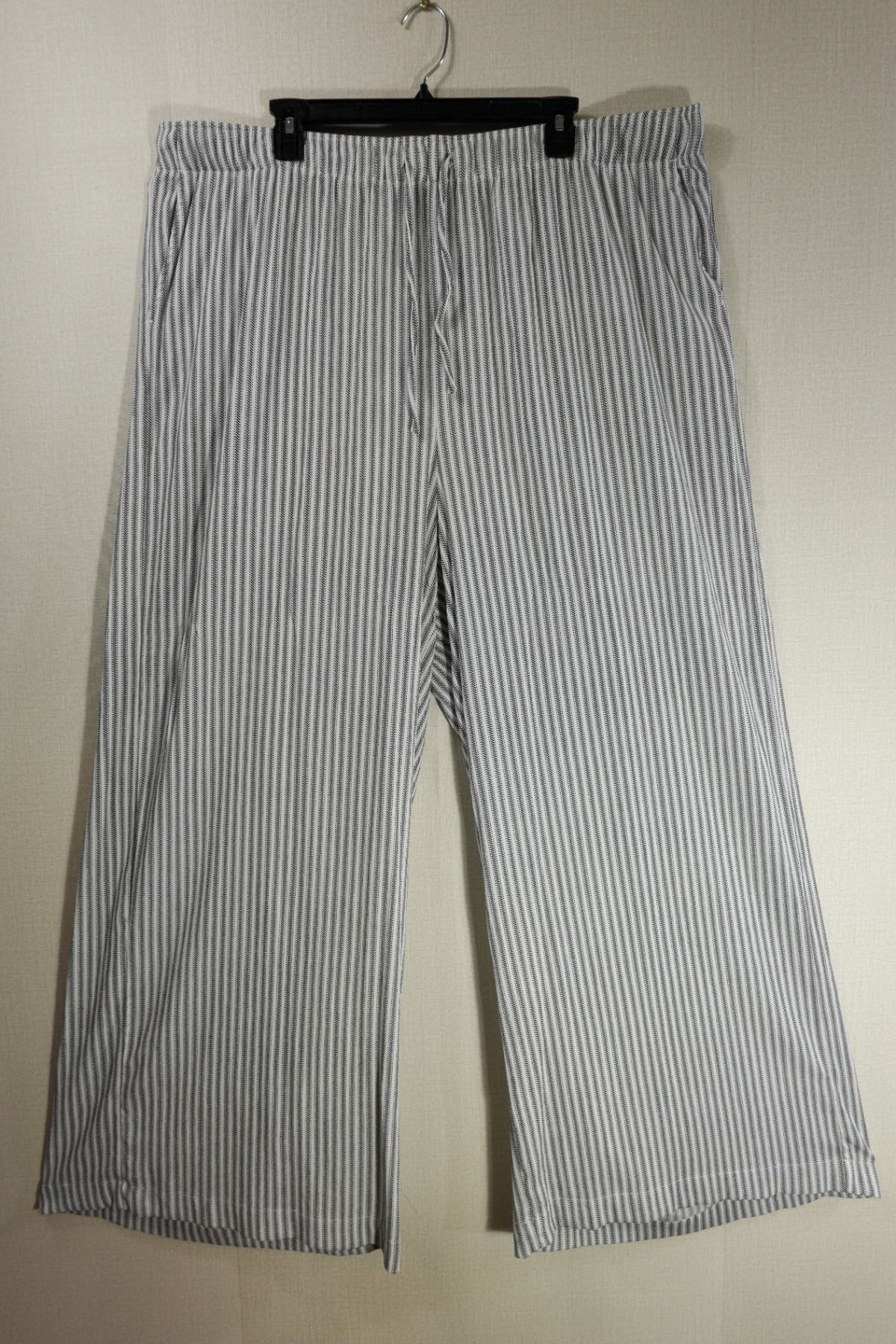 Torrid, Pants Wide Leg, 3XT, Rayon, polyester