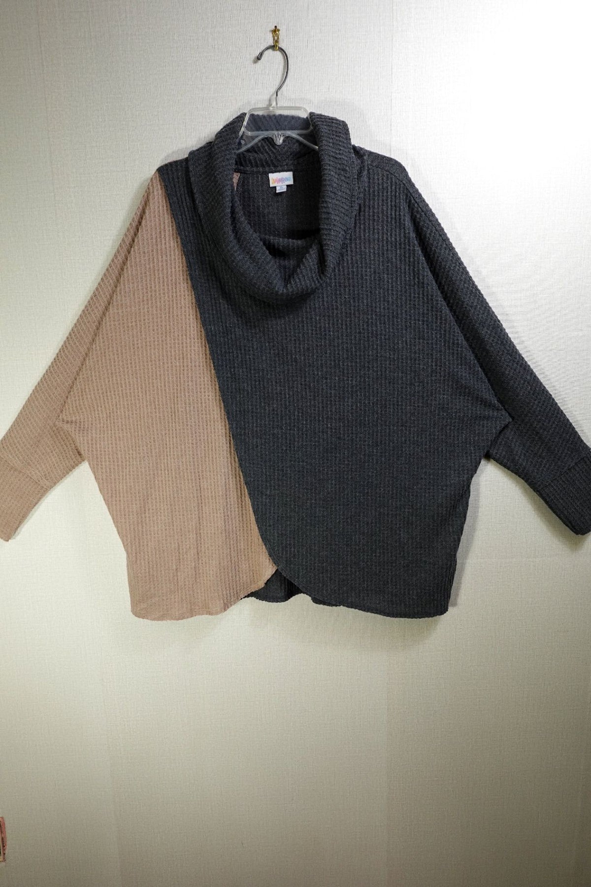 LuLaRoe, Knit cowl top , XL, Polyester rayon blend